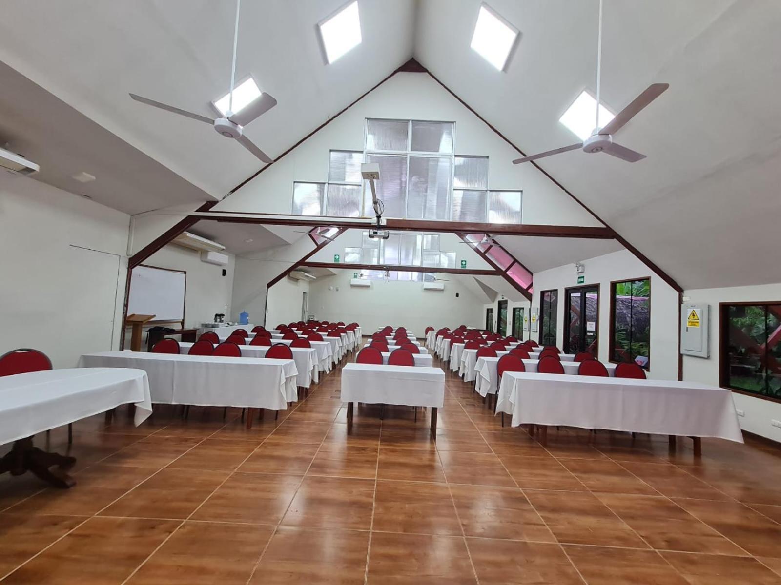 Manish Hotel Ecologico Pucallpa Esterno foto